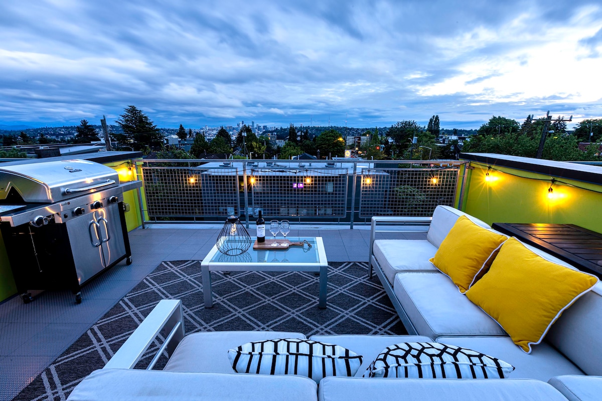 Modern Luxury | Rooftop Views | Free Parking