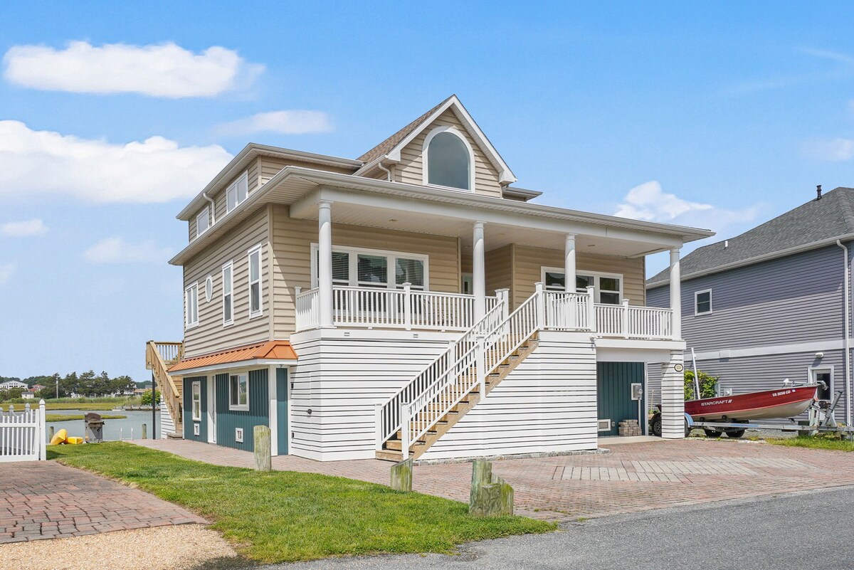 Diving Duck -Waterfront,Hot tub,Boat dock,king bed