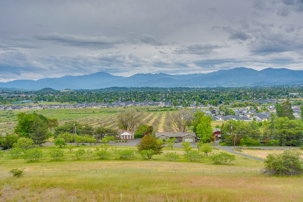 Stunning Medford Escape w/ Panoramic Views!