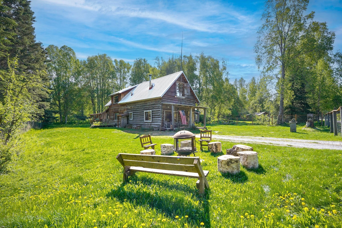 Historic Century-Old Cabin in Downtown Hope