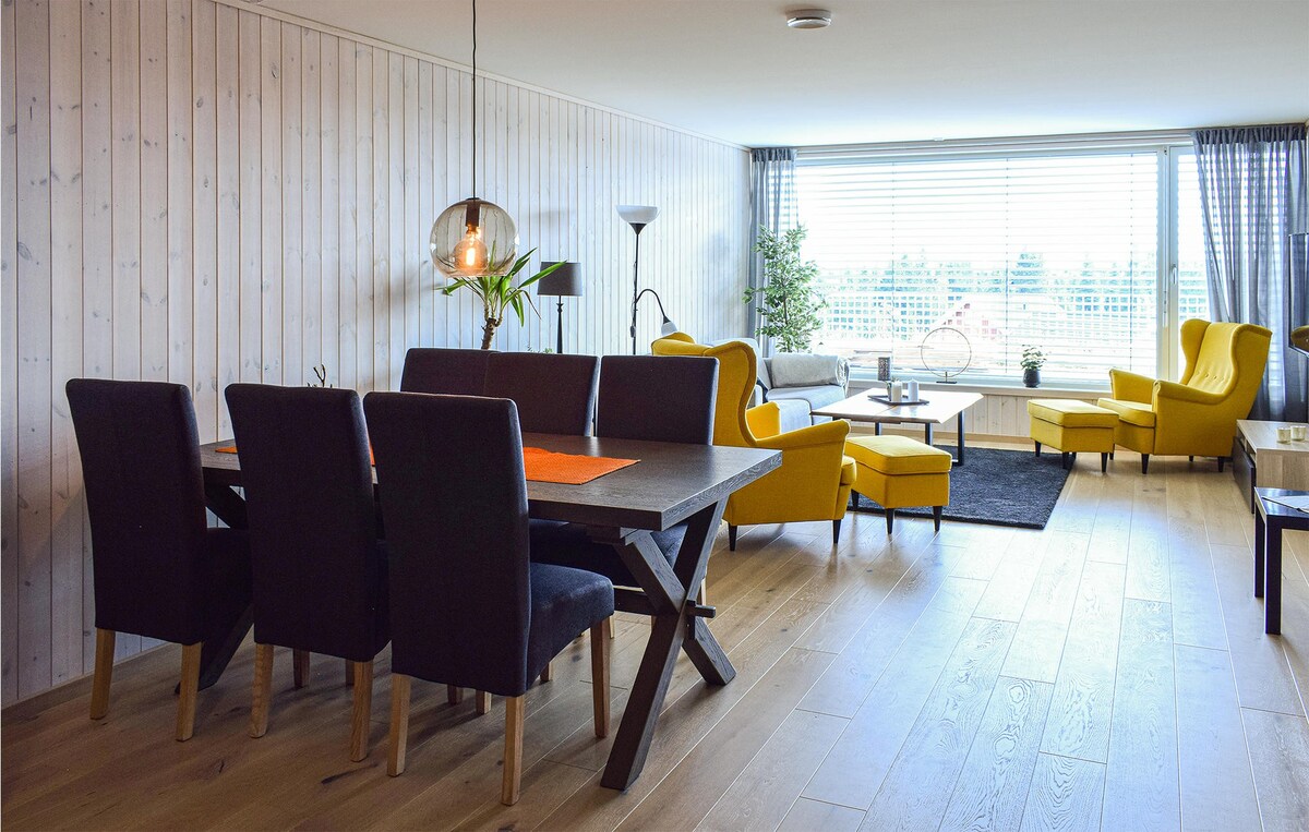 Sjusjøen的景观公寓，设有1间卧室