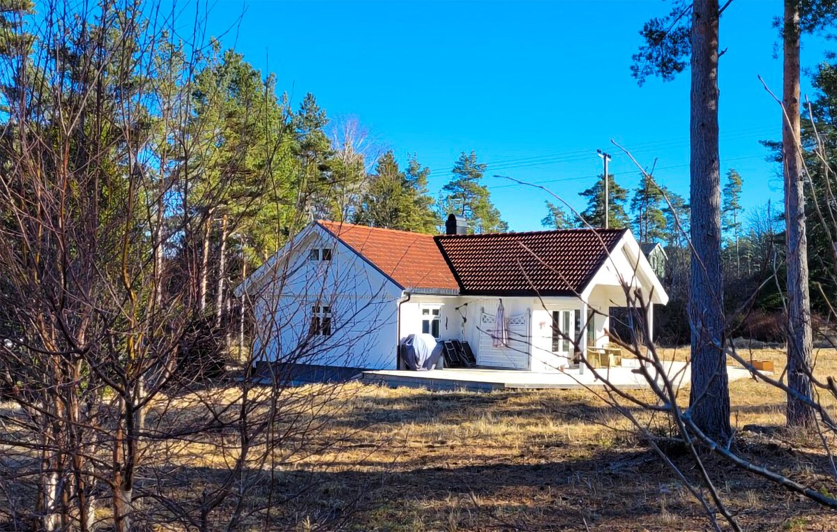 Lovely home in berg i østfold with kitchen