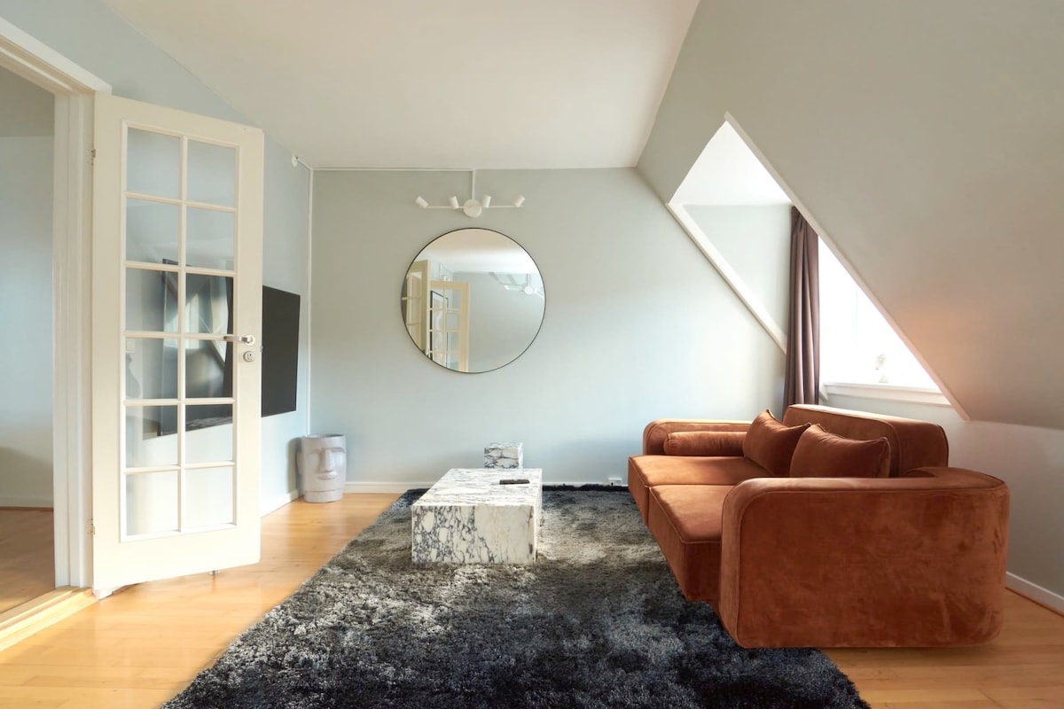 Cozy & Stylish Top-Floor Flat w/3BR in CPH City