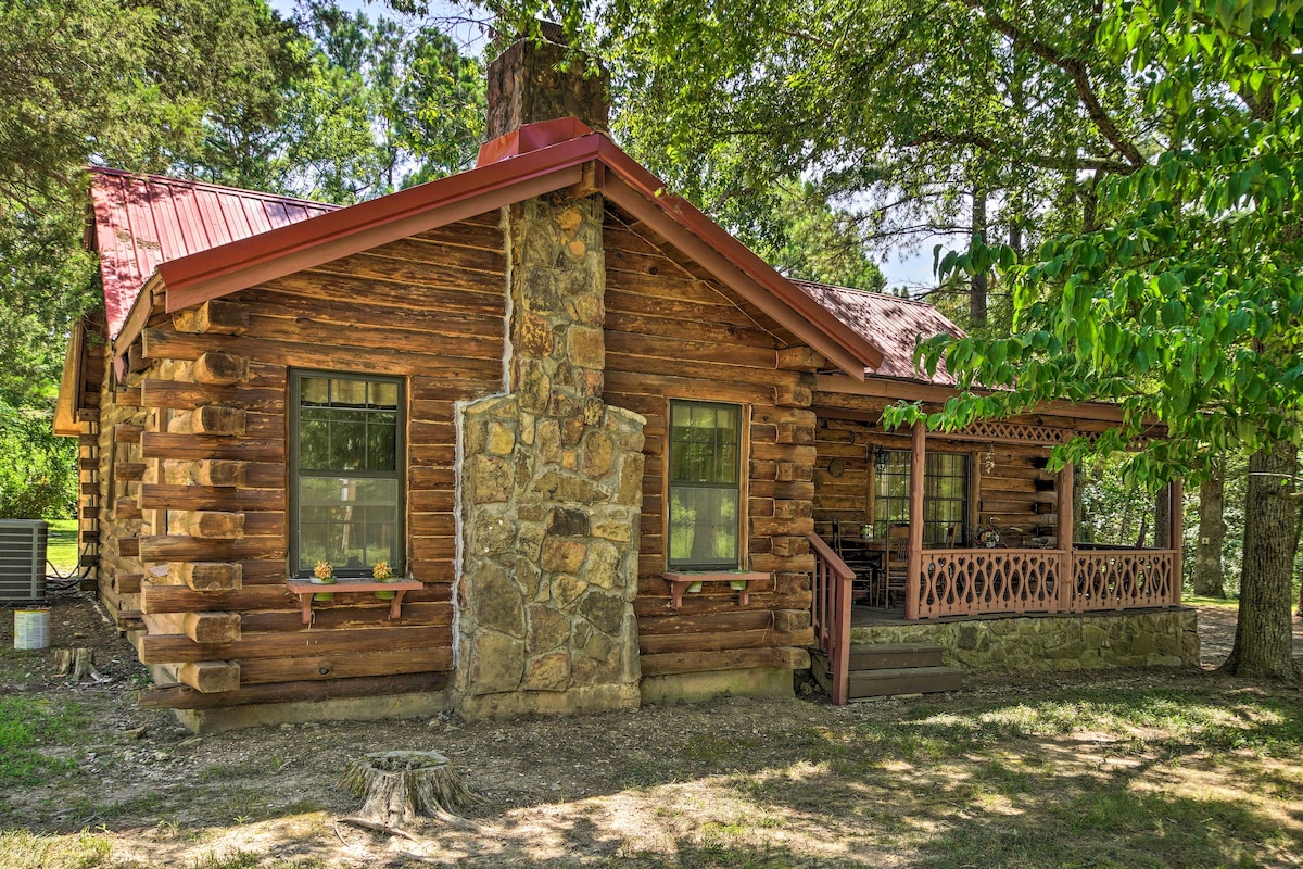 Picturesque Log Cabin < 1 Mile to Table Rock Lake!