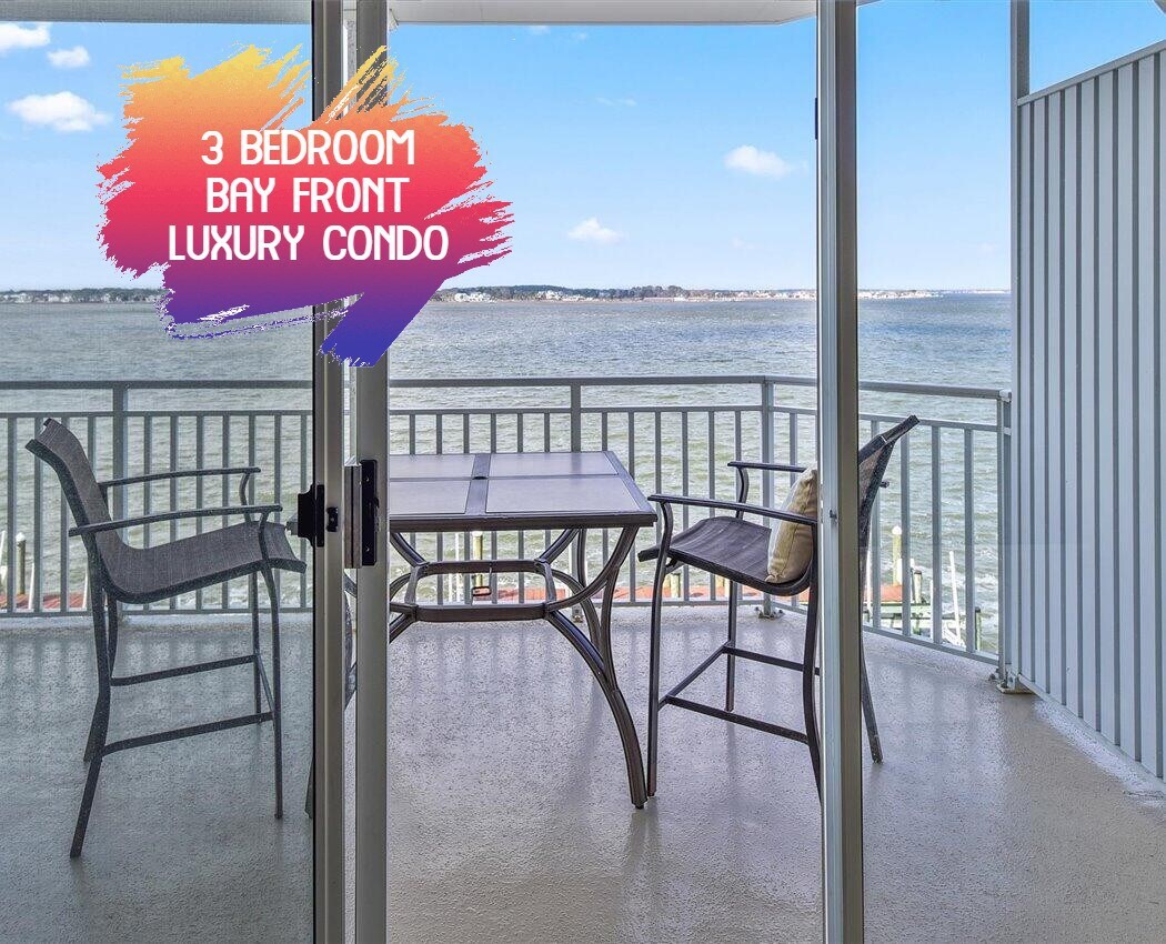 Bahia Vista 302 luxury condo with open bay view