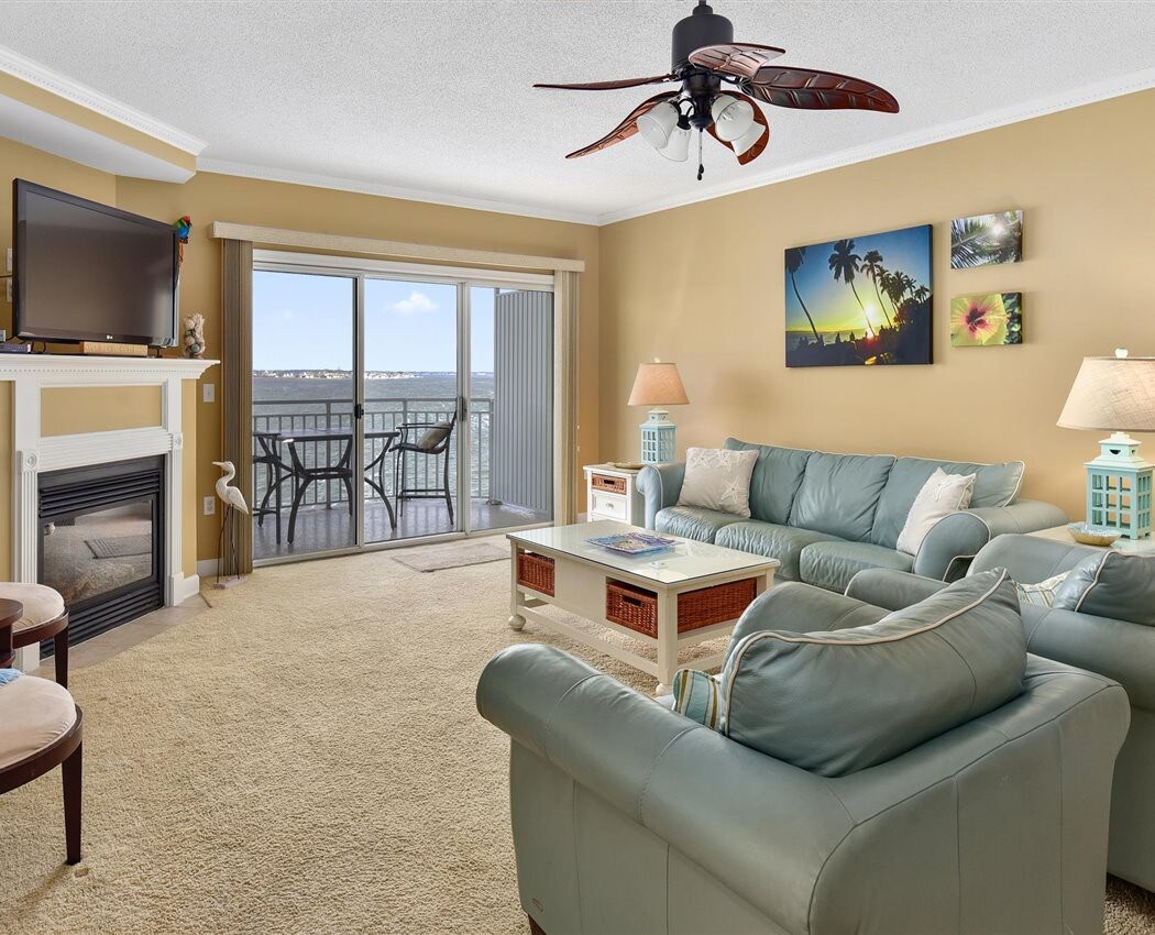 Bahia Vista 302 luxury condo with open bay view