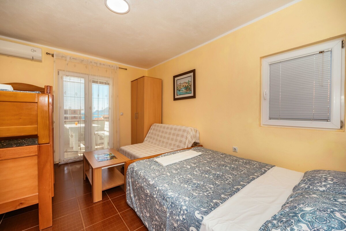 Sea House Apartments- Studio Apartment With Terrace