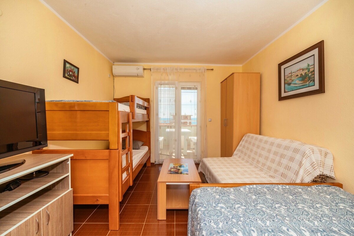 Sea House Apartments- Studio Apartment With Terrace
