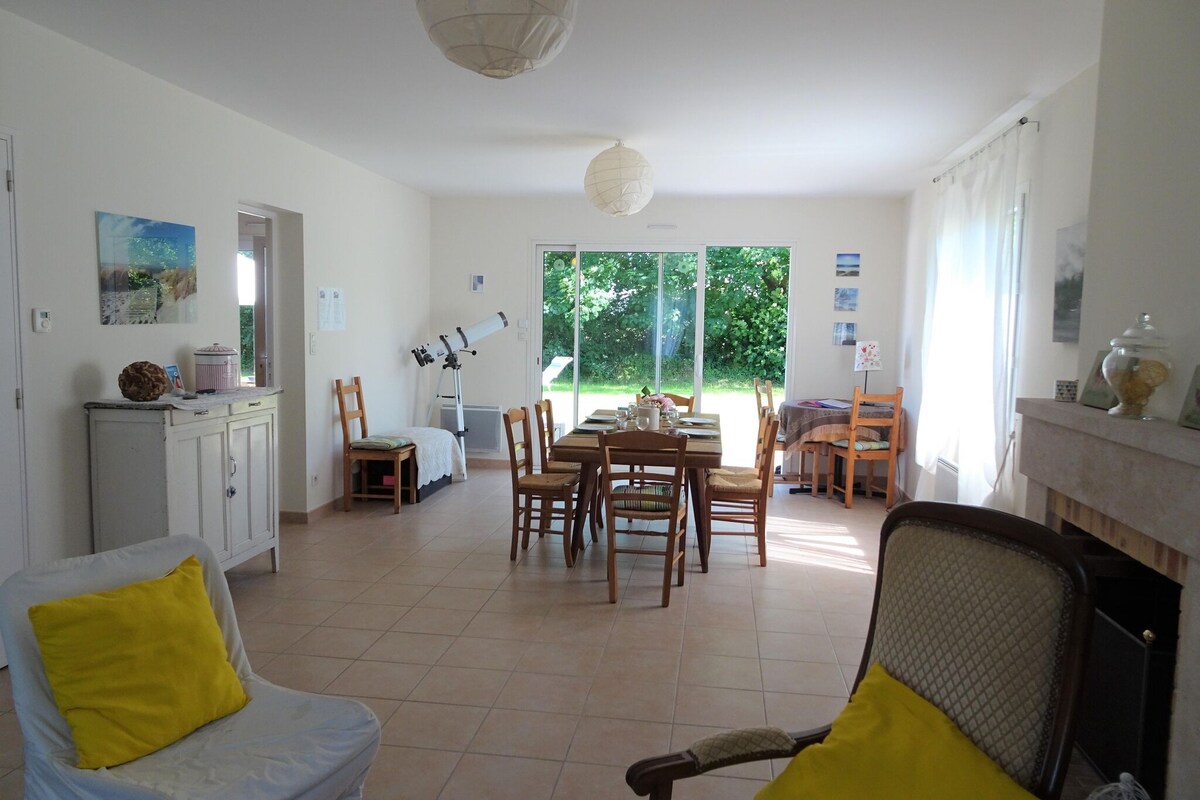 Spacious holiday home located in the heart of the bay of Mont St Michel.