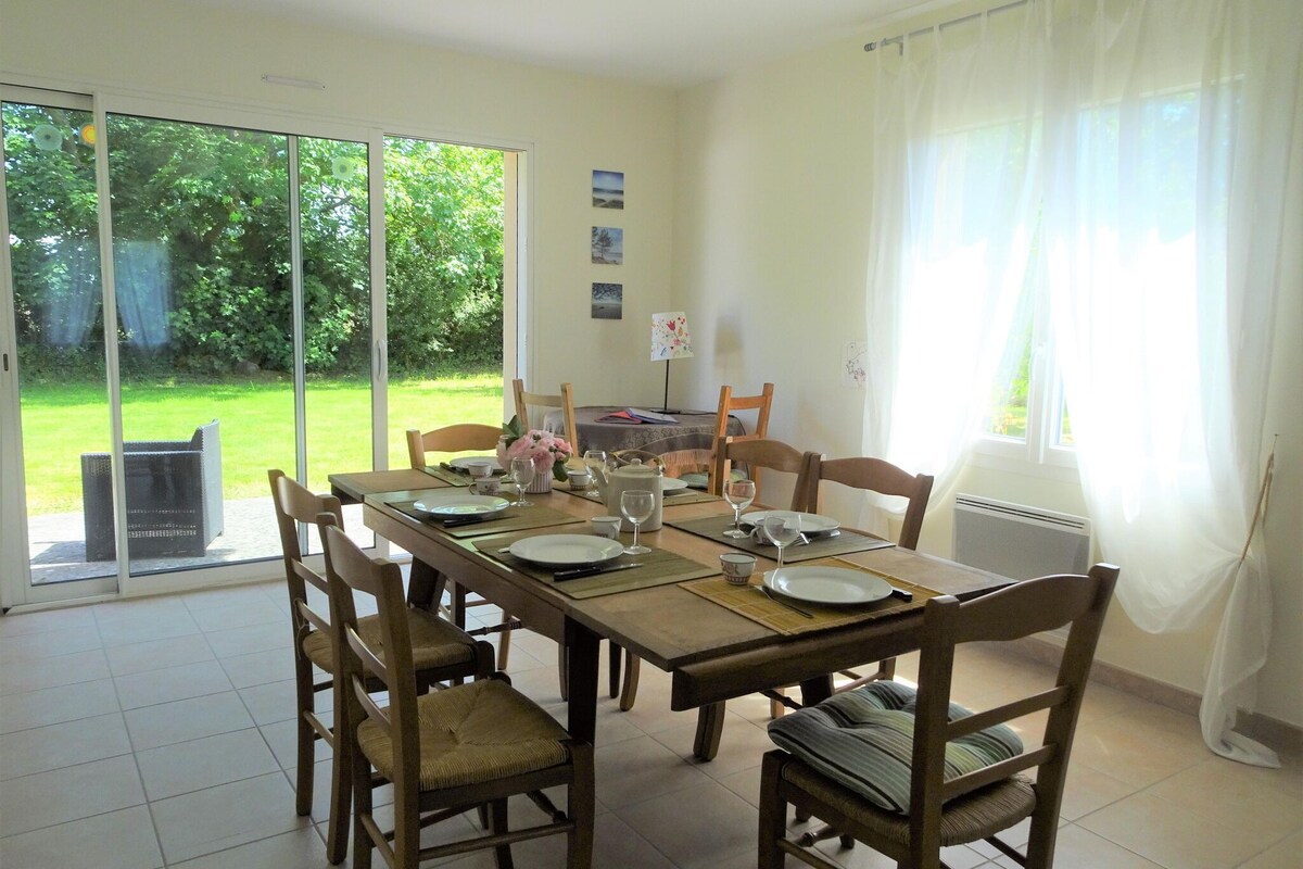 Spacious holiday home located in the heart of the bay of Mont St Michel.