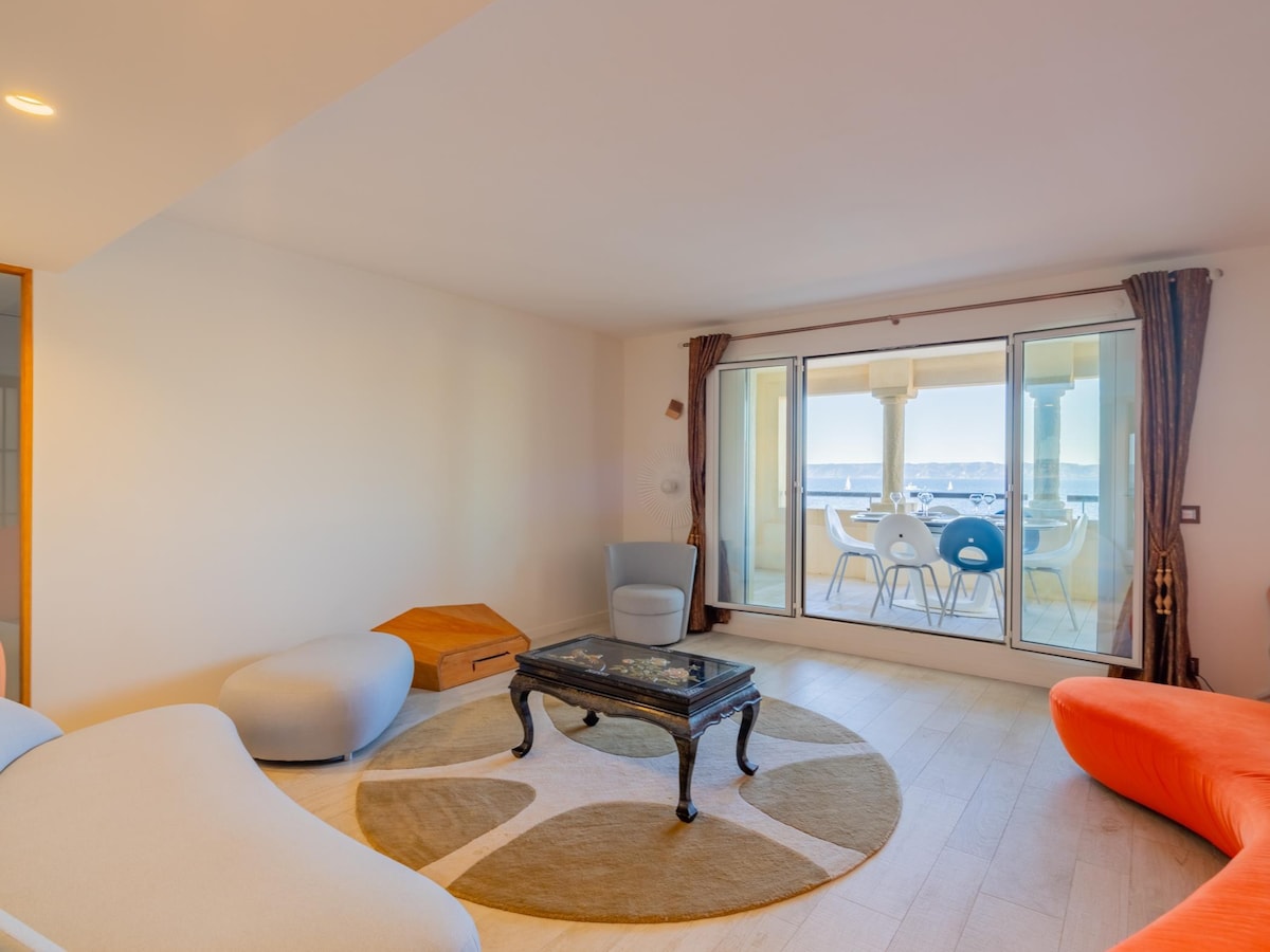 「La Corniche」美丽的公寓海景露台