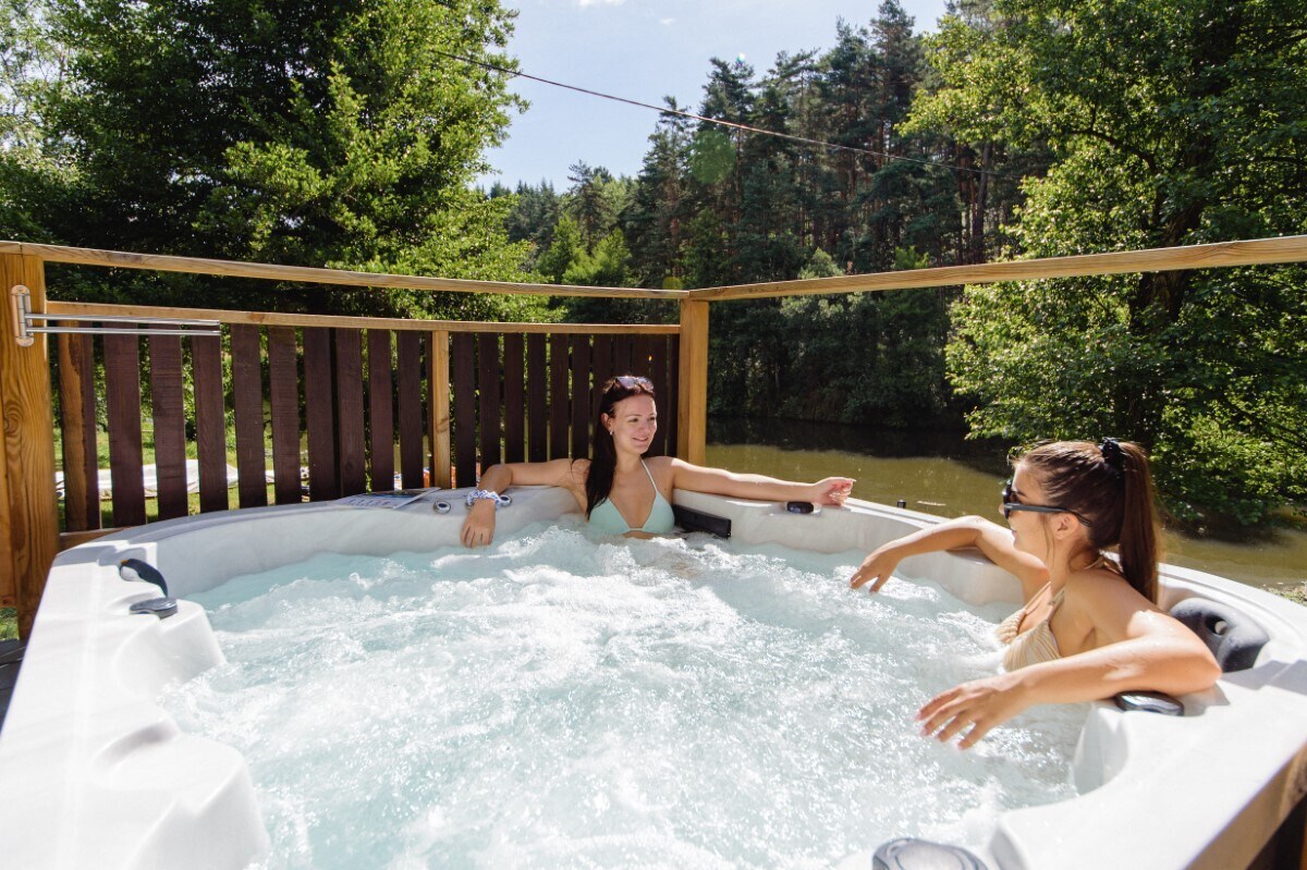 Large 4-Room Spa Chalet for 8/10 People with Air C