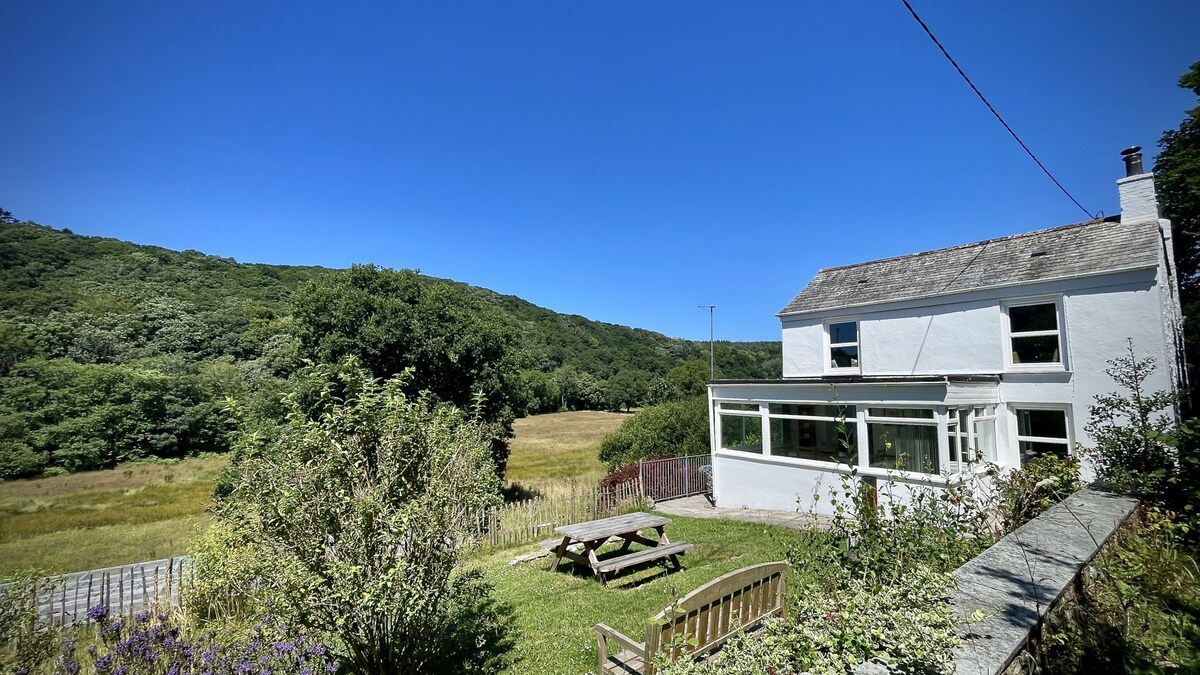 Gwendreath, a 3 bed dog friendly cottage