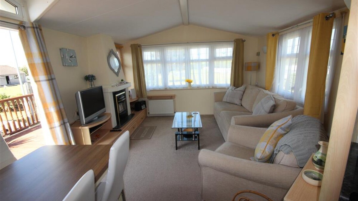 Sunshine Retreat, a self-catering unit located on a family run holiday park just outside of Wadebridge