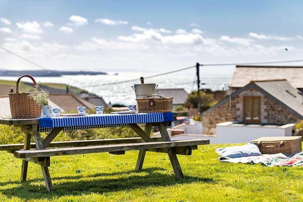 Menehay, Mawgan Porth