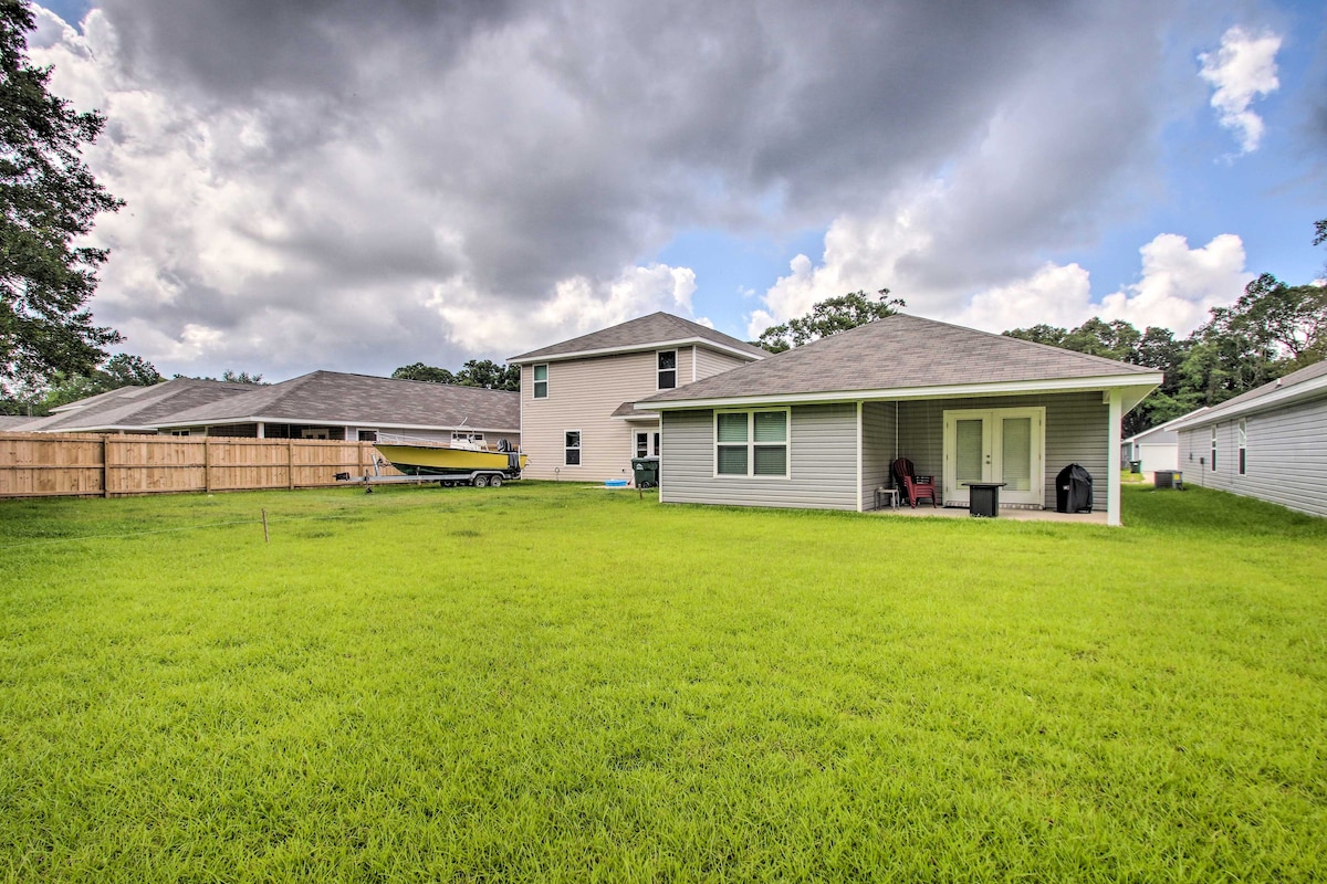 Musical Pensacola Home w/ Fire Pit + Grill!