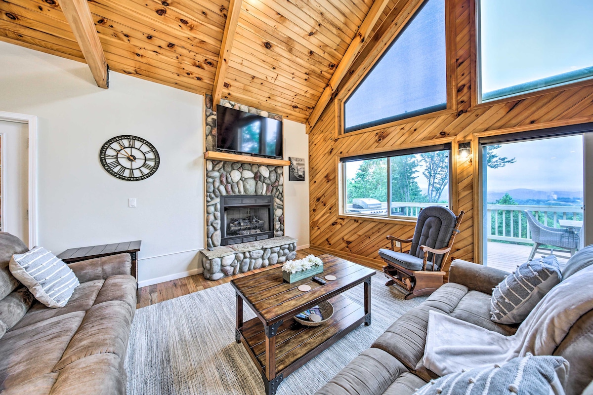 Huge Blairsville Cabin: Game Room + Mtn View!