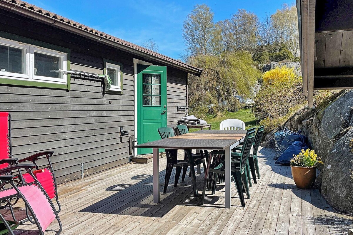 8 person holiday home in KLÖVEDAL