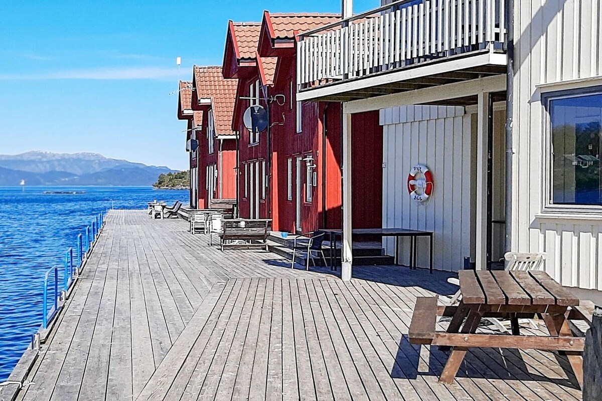 位于sjernarøy的7人度假屋
