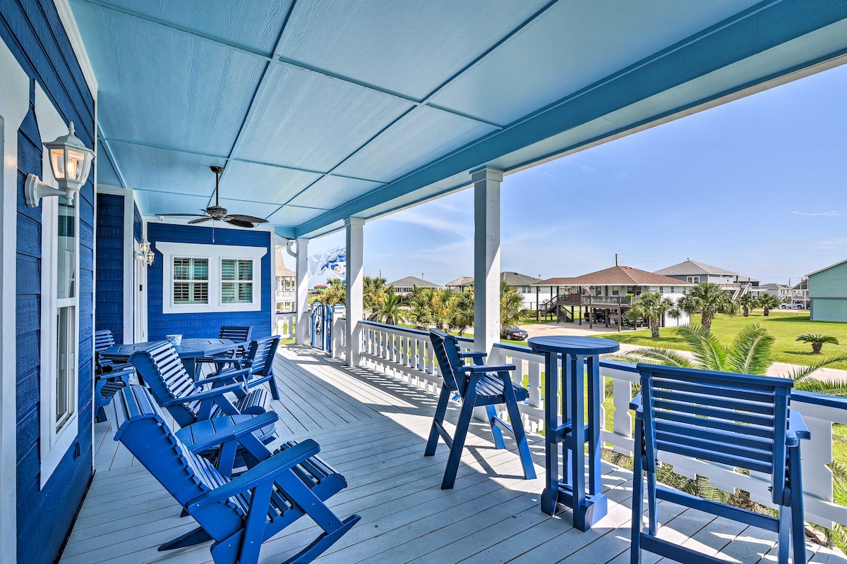 Beautiful Crystal Beach Escape w/ Large Deck!