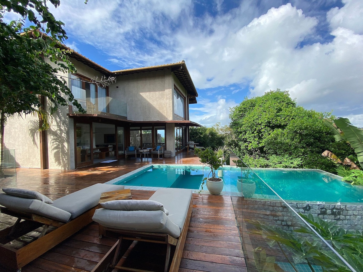 Casa Arraiô -大自然中的现代风格和海景游泳池