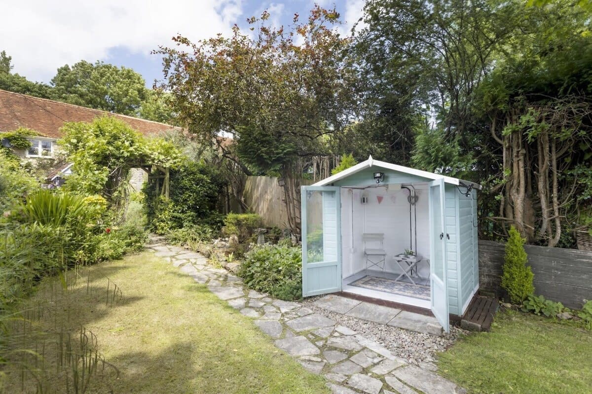 Idyllic Cottage in Dorset, Garden & Parking