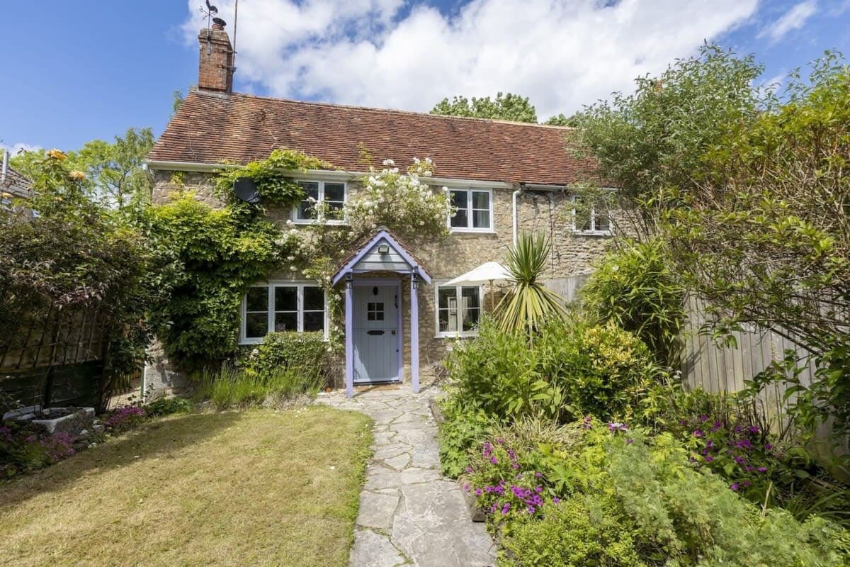 Idyllic Cottage in Dorset, Garden & Parking