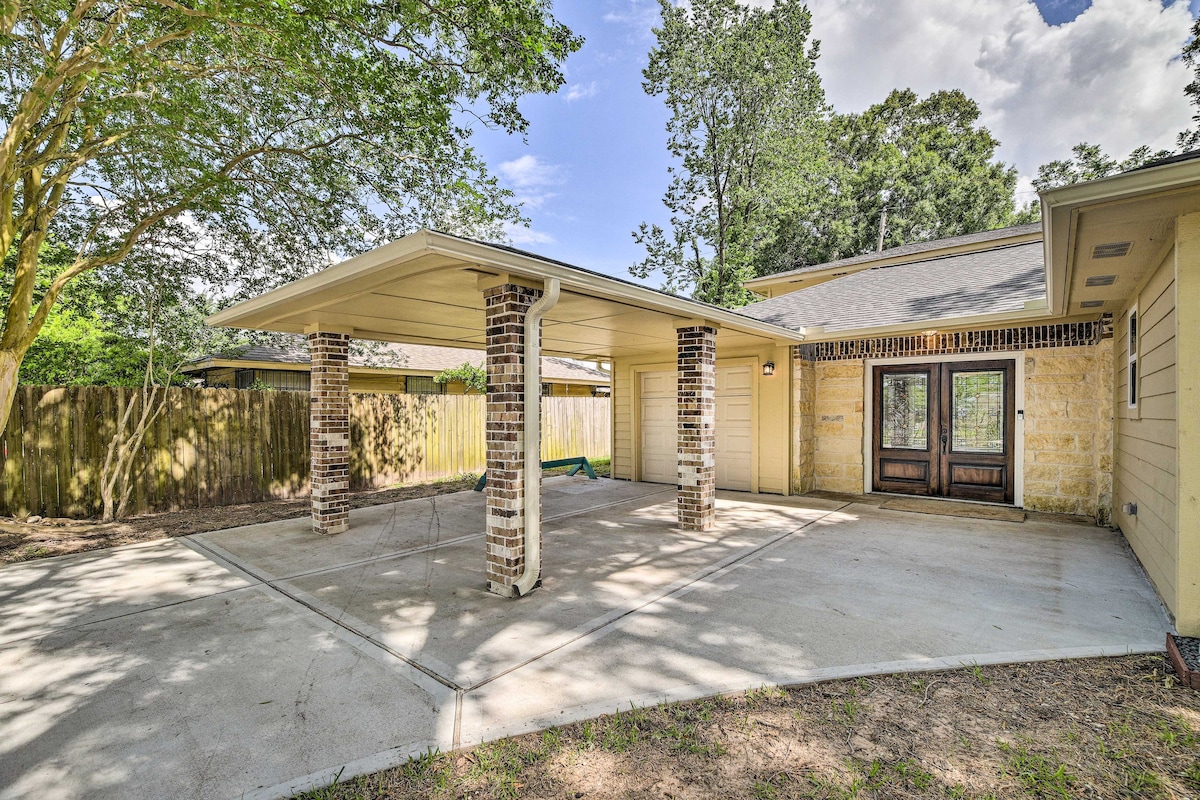 Spacious Houston Family Home with Game Room!