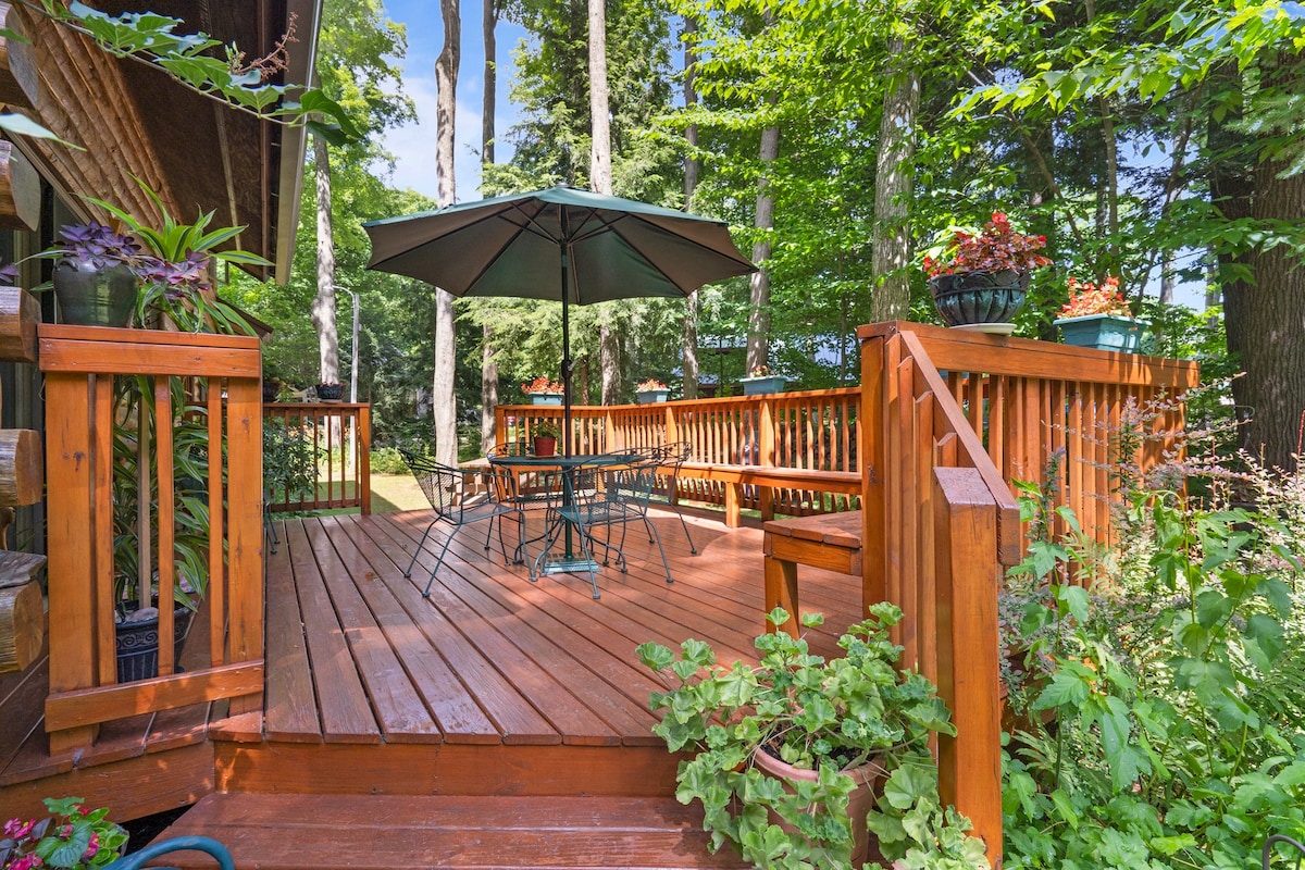 Beautiful Log Cabin | Lake Access | Interlochen |