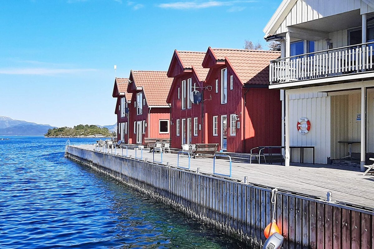 位于sjernarøy的8人度假屋