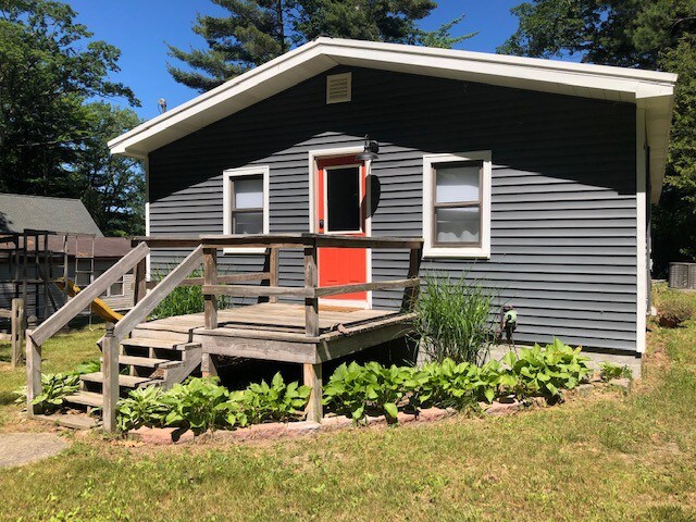 Cottage on Hackert Lake