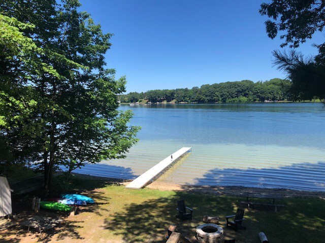 Cottage on Hackert Lake