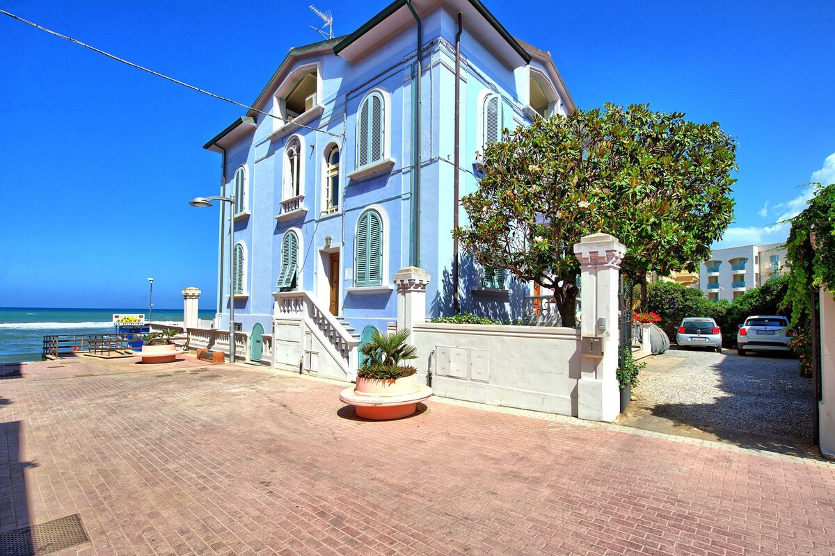 Casa riva -位于圣文森佐（ San vincenzo, tu ）的海滨公寓