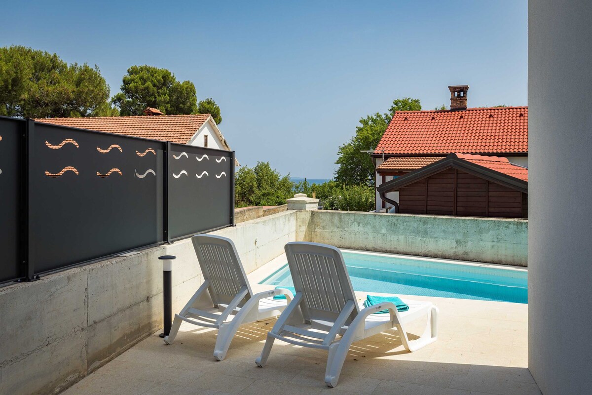Villa Olala - Private Pool, Jacuzzi, Terrace with Sea View
