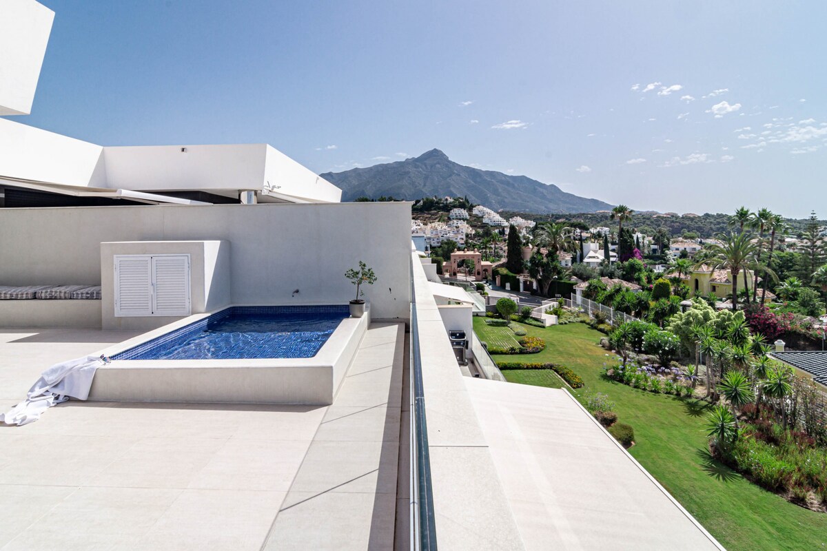 AZM- Stunning penthouse in the golf valley