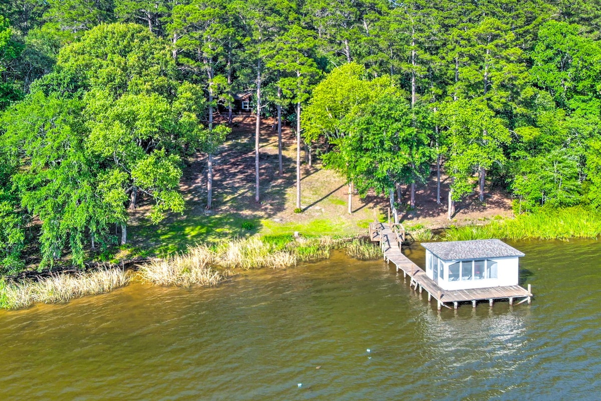 Lakefront ‘Hidden Pines Cottage’ w/ Boathouse