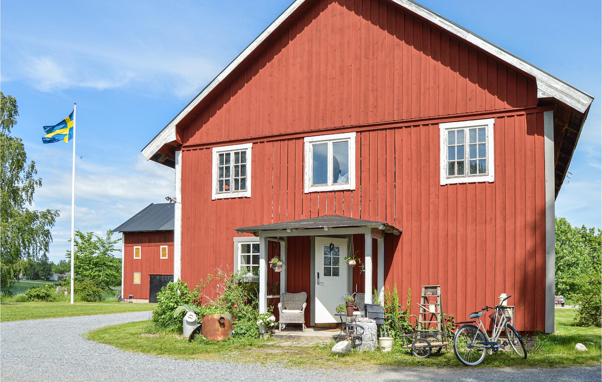 Amazing apartment in Malmköping with kitchen