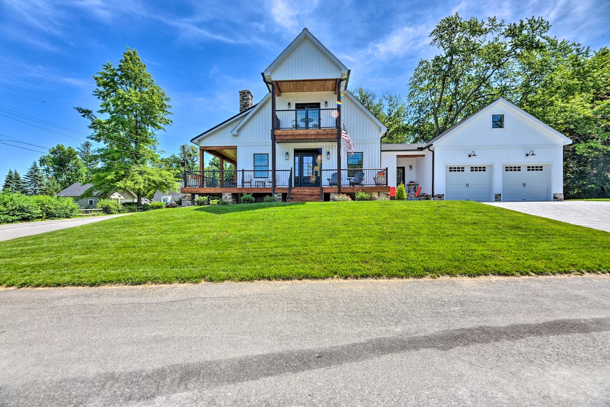 Charming Lake Erie Getaway: Walk to Beach!