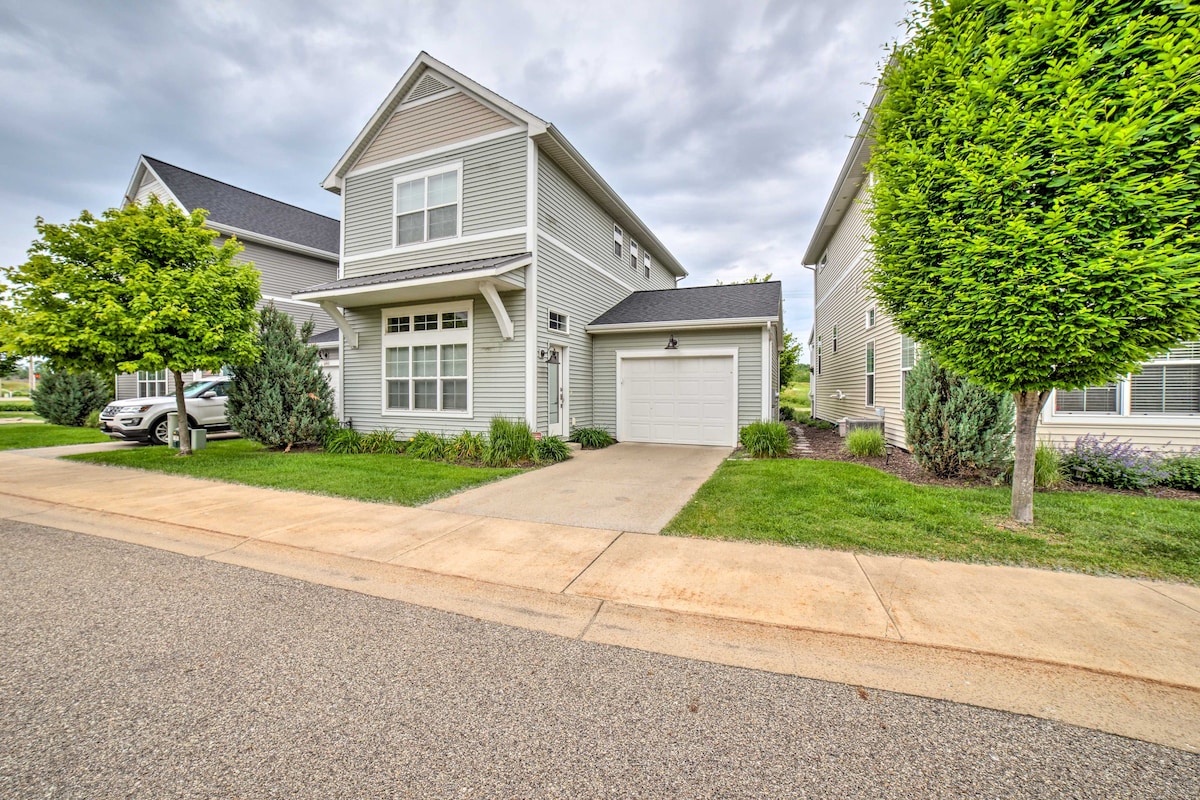 Benton Harbor Townhome w/ Golf Course View!