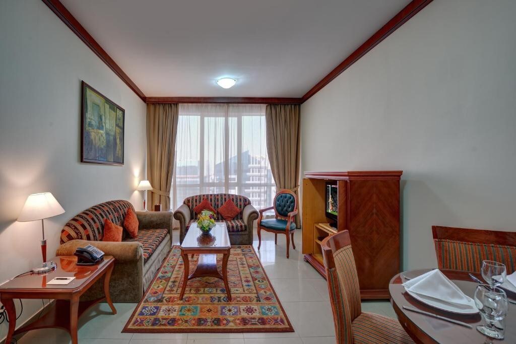 Deluxe One Bedroom Apartment Near Grand Emirates