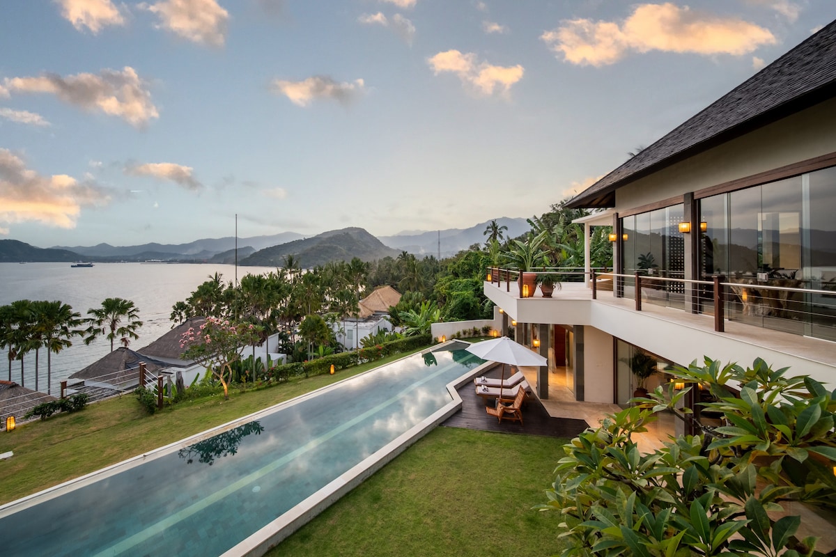 巴厘岛东部无边泳池4卧室海景别墅