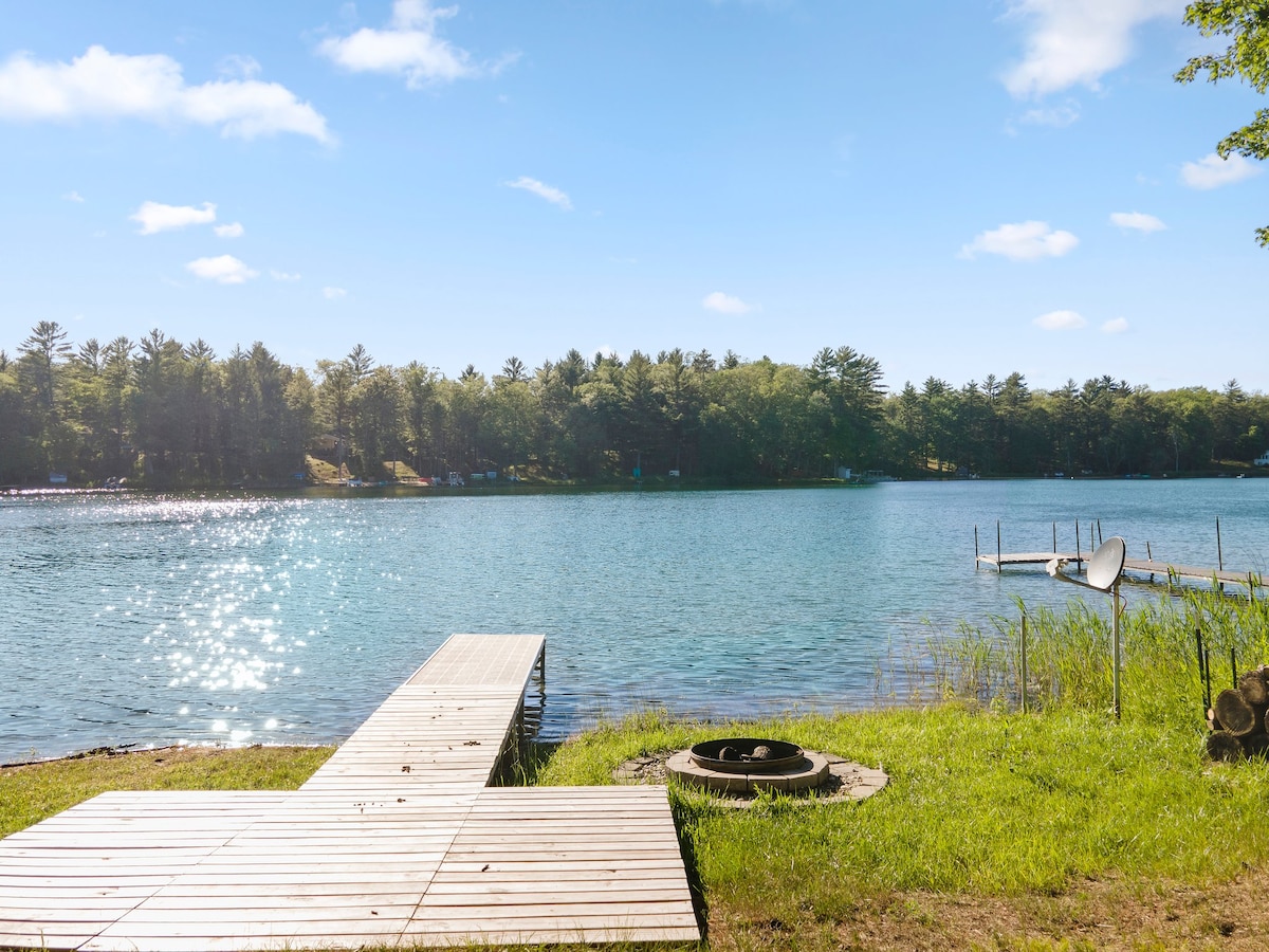 Putman Lake Cabin and Bunkhouse