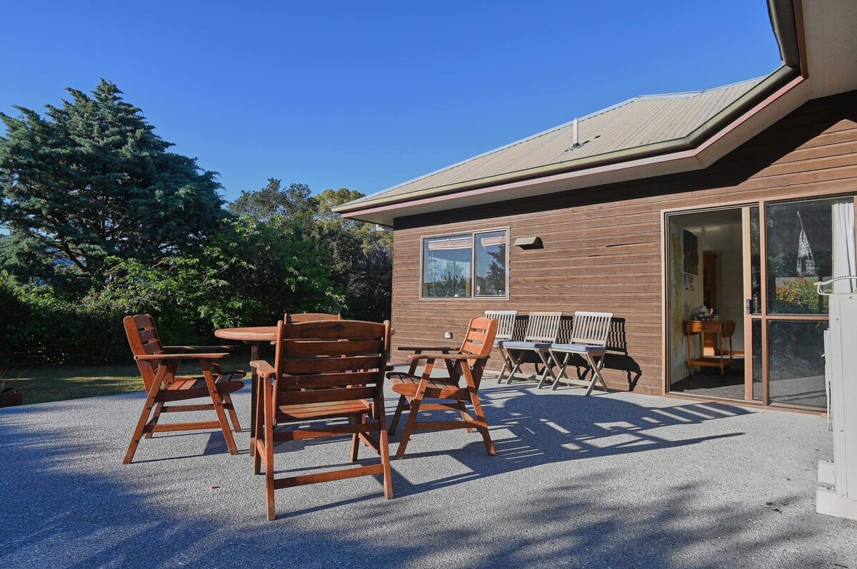 Relax at Wanaka - Wanaka Holiday Home With Wifi