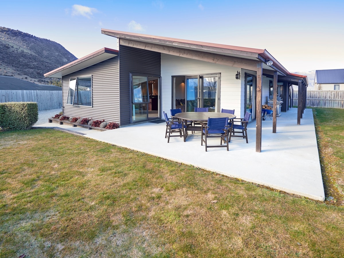 Juno Escape - Wanaka Holiday Home