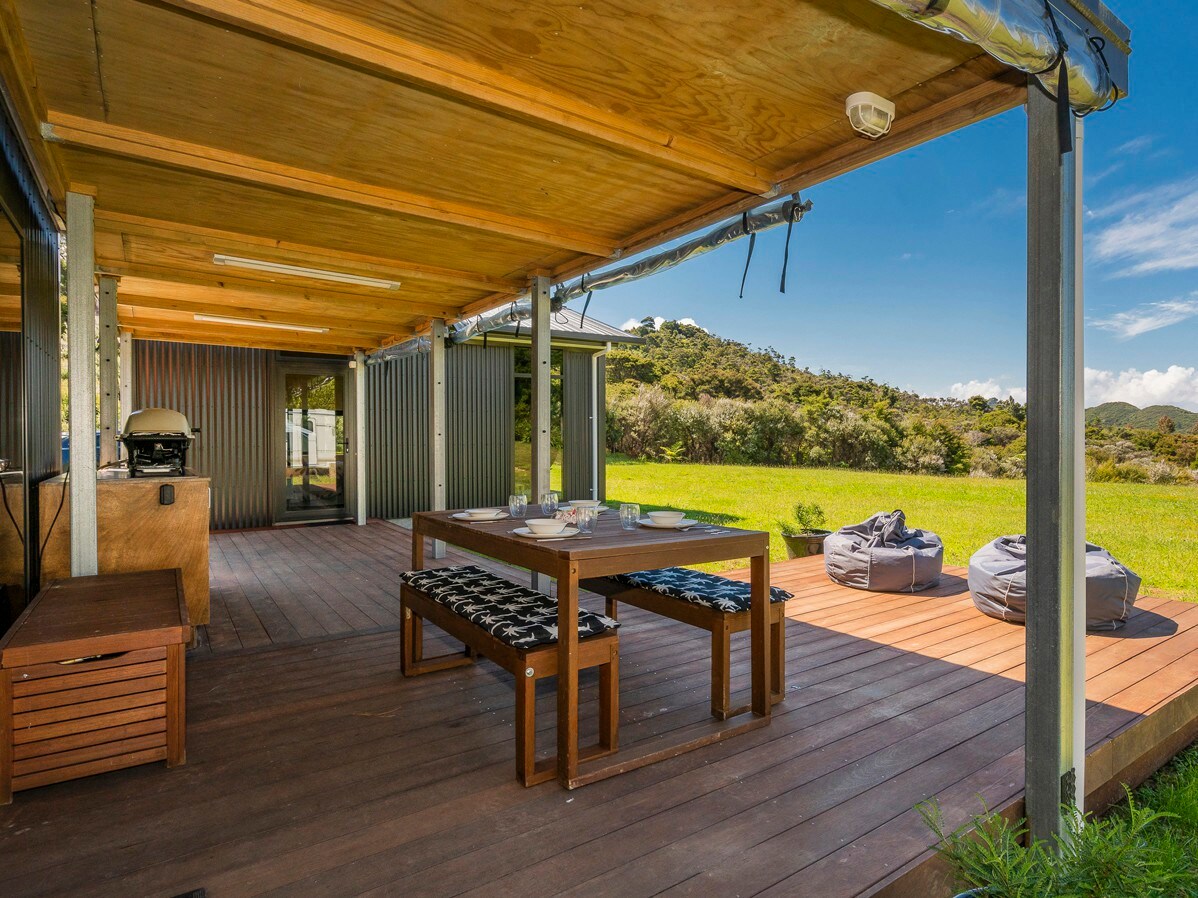 Whangapoua Hideaway - Whangapoua Bach