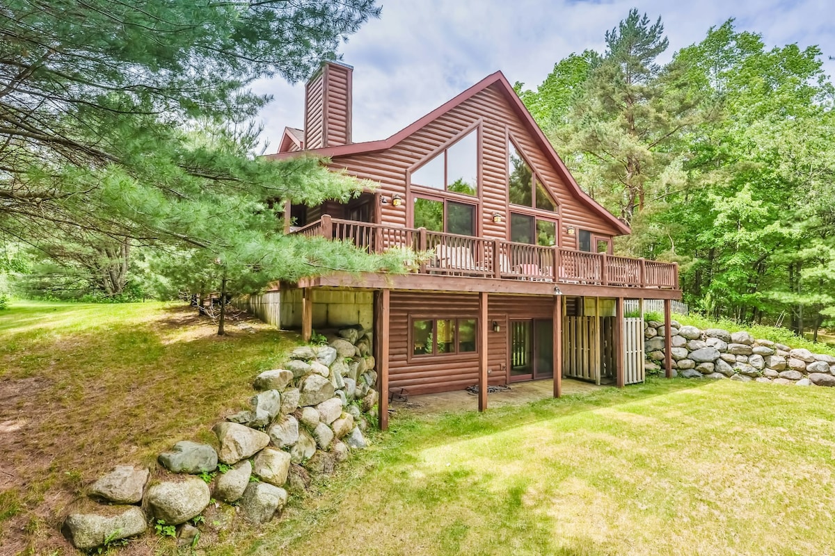 Secluded 4BR Lakefront | Dock | Fireplace