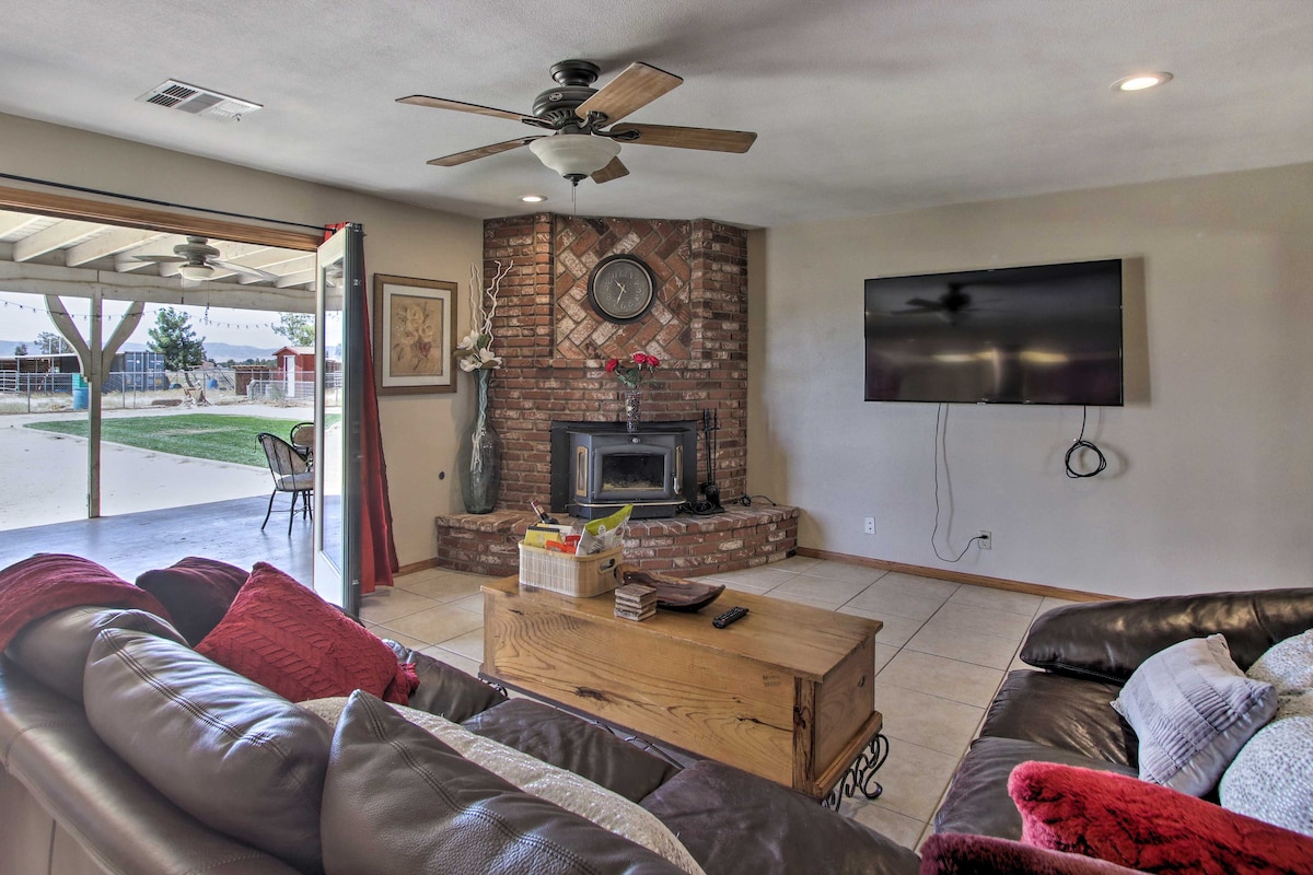 Spacious Lancaster Family Ranch - BBQ & Patio