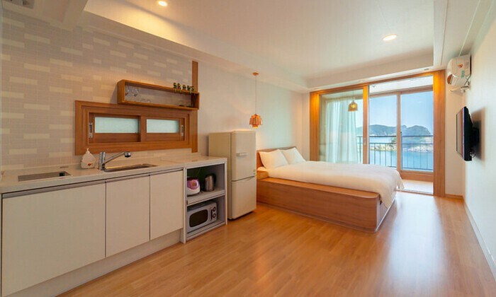 木质色调的舒适住宿，可欣赏海景201