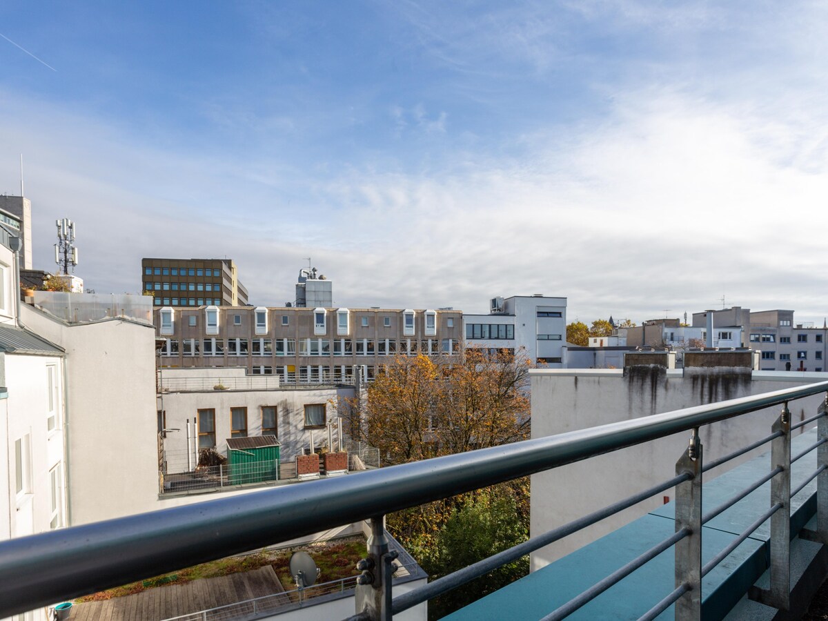 Köln Friesenplatz | Suite XL + Balcony (LT)