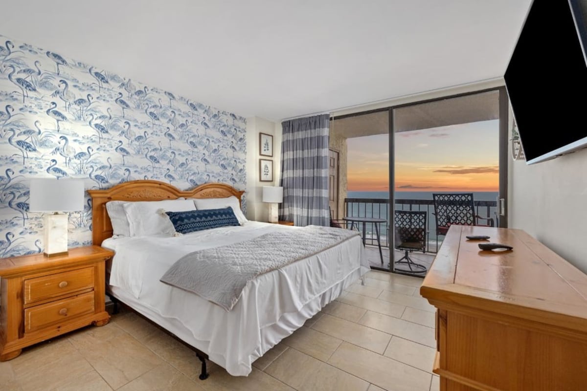Oceanfront at WaterPoint1 #902-Sleep6-3/2